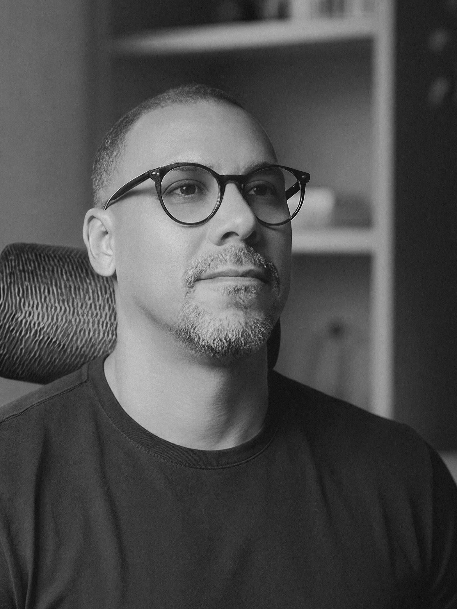 Alexandre Oliveira, black and white portrait
